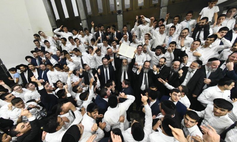 שמחה גדולה: שידור חוזר מהקפות שניות בישיבת 'בית שמעיה'