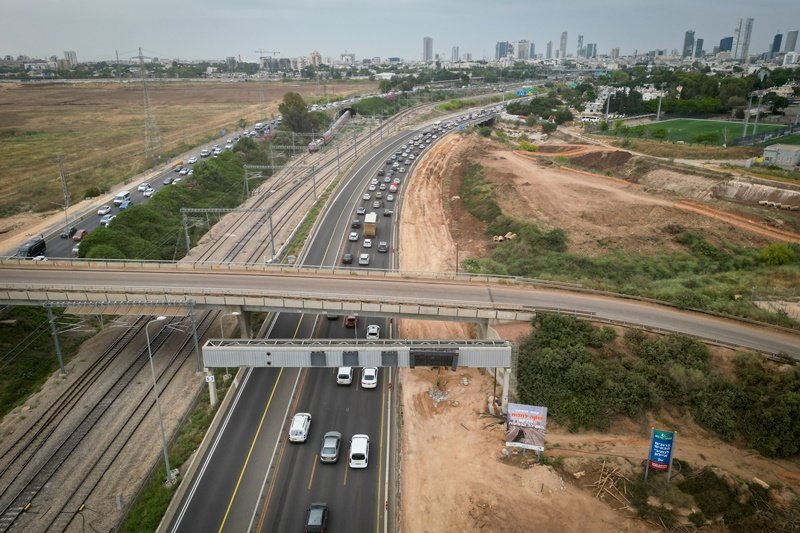 עומר פיכמן, פלאש 90