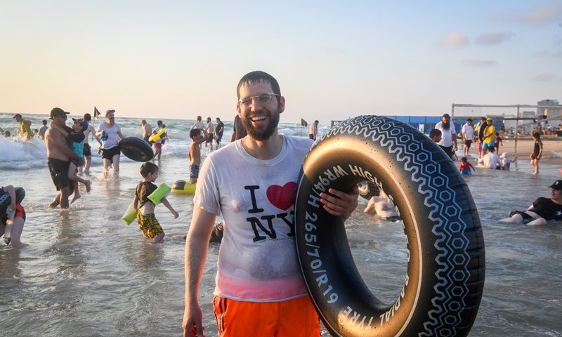 הסיבה האמיתית למה לא לקחת את הטלפון לחוף הים
