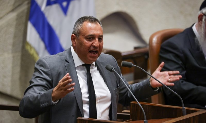 "מסתכלים עלינו כמו קופים": ח"כ דוידסון תקף צעירים חרדים ביציע הכנסת