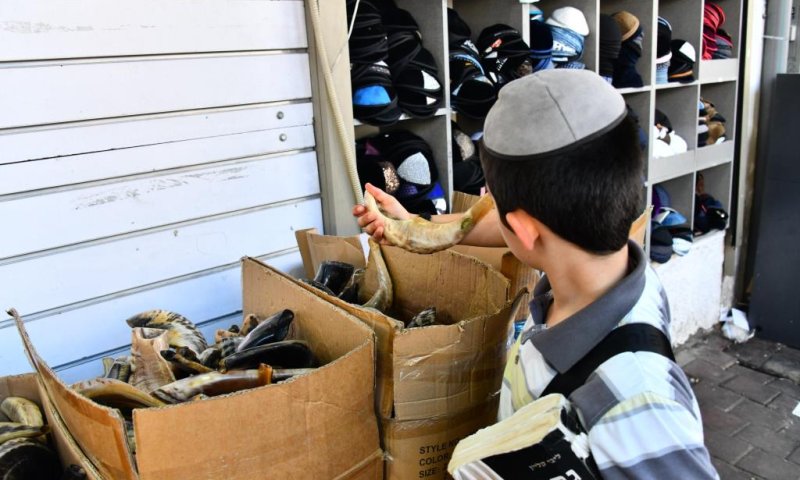 מנהיגי הקהילה היהודית זועמים: "הבחירות בראש השנה הן פגיעה בזכות ההצבעה"