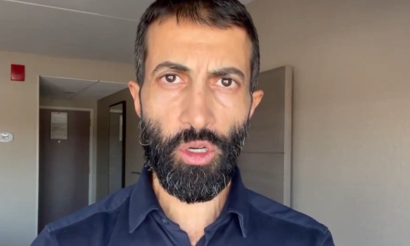 טעות אחת וזה היה נגמר: מסע המילוט הנועז של בנו של בכיר חמאס