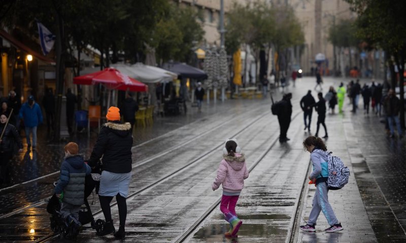 המשלוח מיוון הגיע: 150 מ"מ גשם, רוחות ושיטפונות - זו הסופה שבדרך לישראל