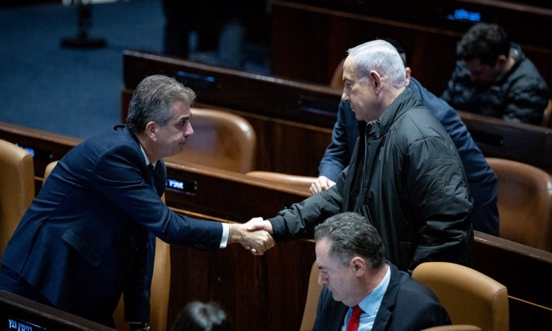 אלי כהן ייחקר באזהרה בפרשת הדרכונים הדיפלומטיים