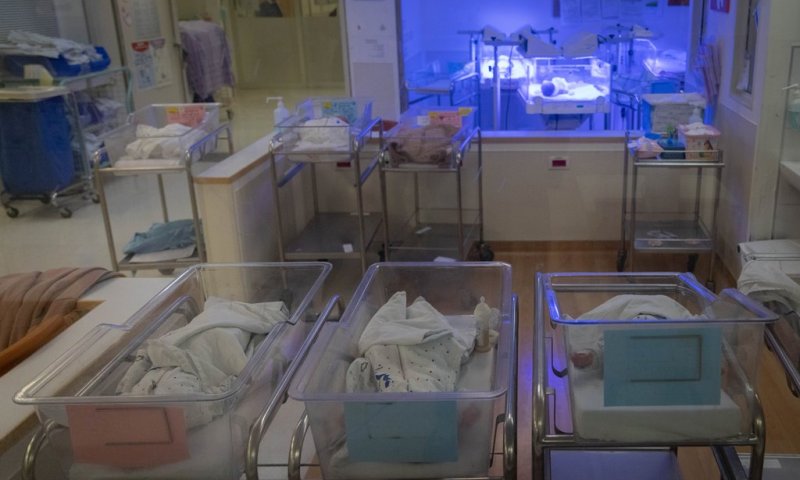 שחרור יולדות ויילודים הנמצאים בסיכון נמוך, רק באישור מיוחד