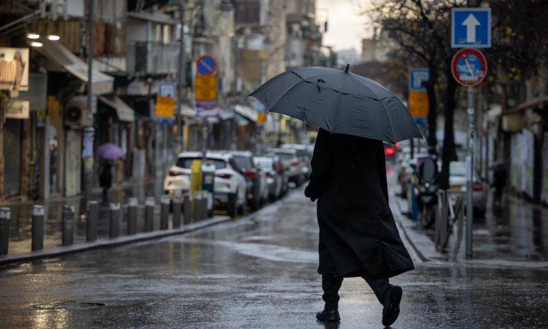 תכינו מטריות: הטמפרטורות עולות אבל הגשם חוזר | התחזית לשבוע הקרוב