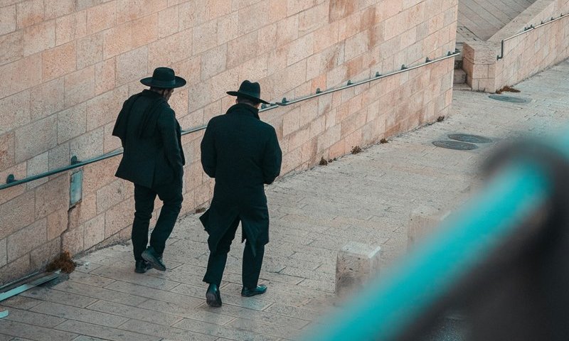 העירייה ניתקה את החשמל לבית הכנסת, האוכל התקלקל