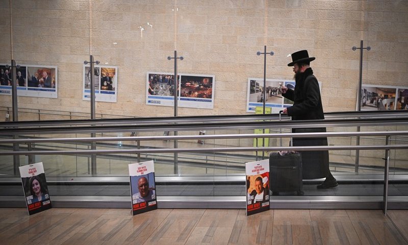 סנקציות הגיוס והדרכון הזר: חבר הקונגרס לולר מתגייס להגנת עולם התורה