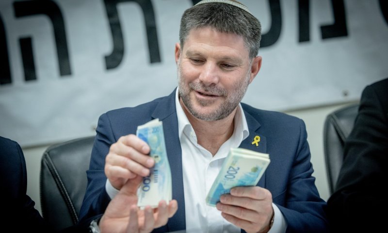 סמוטריץ': ״אם הנגיד לא יוריד את הריבית - אני אוריד מיסים"