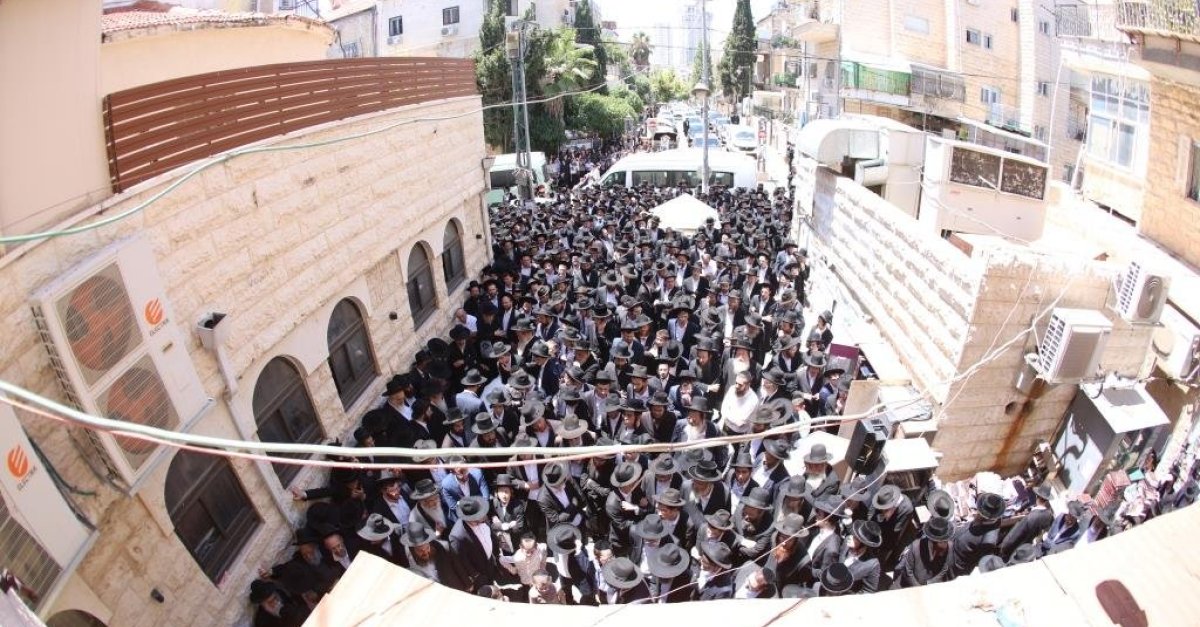 מהר צבי להר המנוחות: המונים ליוו את הגאון המובהק רבי רפאל רייכמן זצ