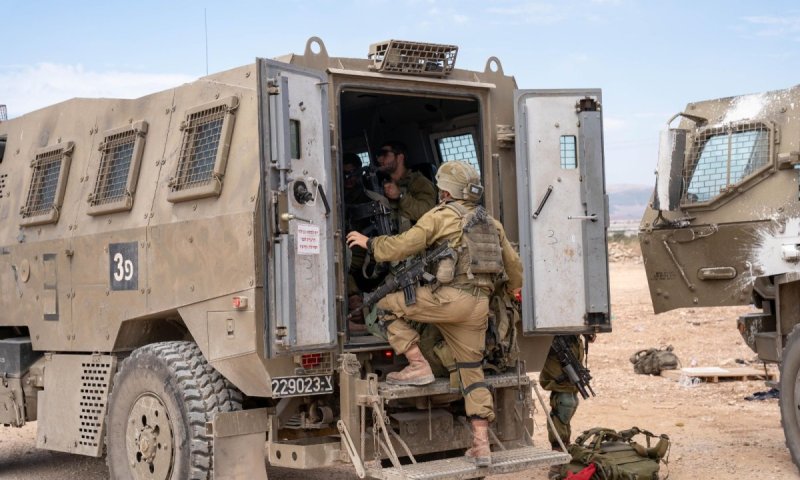 שני חיילי צה"ל נפצעו קל לאחר שרכבם עלה על מטען ליד טולכרם