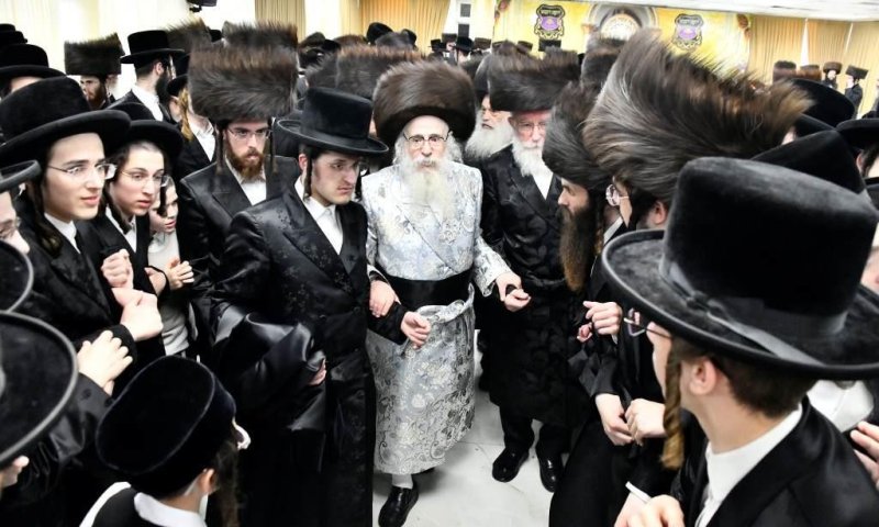 ביקור בזק: האדמו"ר מצאנז קלויזנבורג ינחת בישראל וישבות בצפת