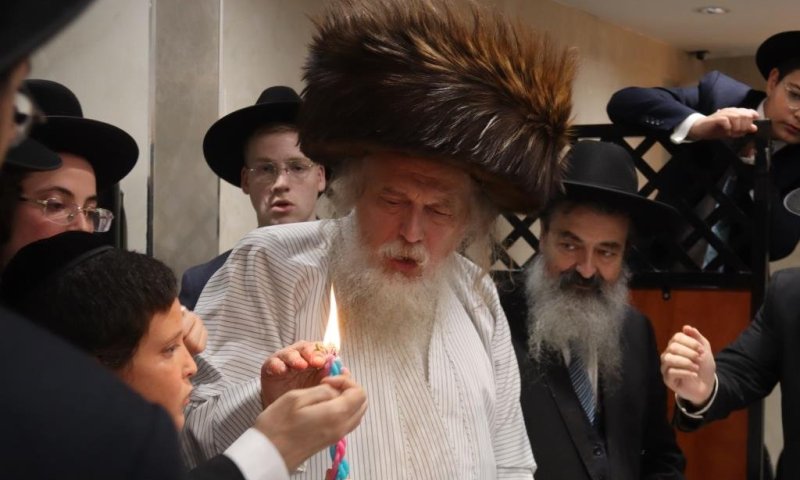 האדמו"ר המשפיע יחזק את בני ברק &bull; כל אירועי השבת האחרונה של השנה