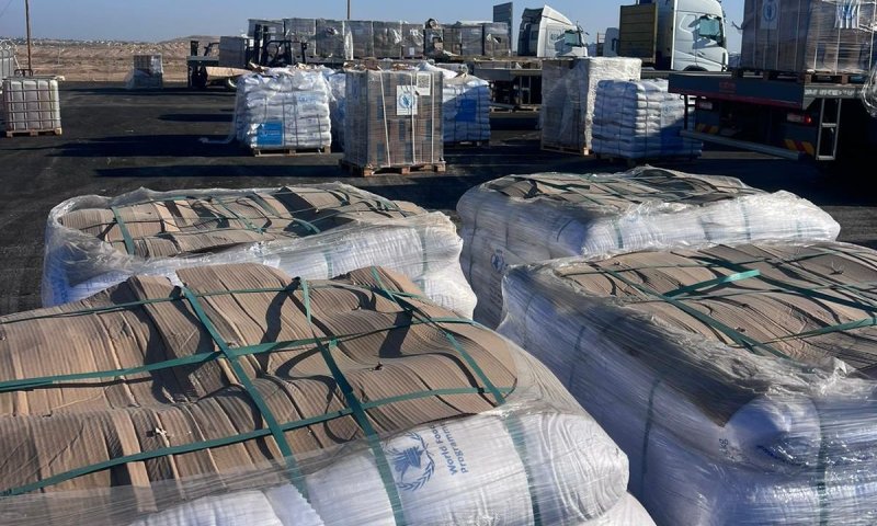 דיווח מעזה: מסוק ירה באוויר, המאבטחים ברחו &ndash; והסיוע נבזז | צפו