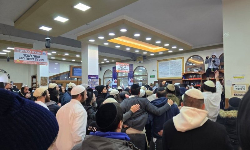 המסורתיים מובילים, החרדים מפולגים: מי בעצם טס לאומן?