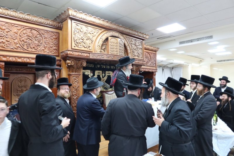 באדיבות המצלם