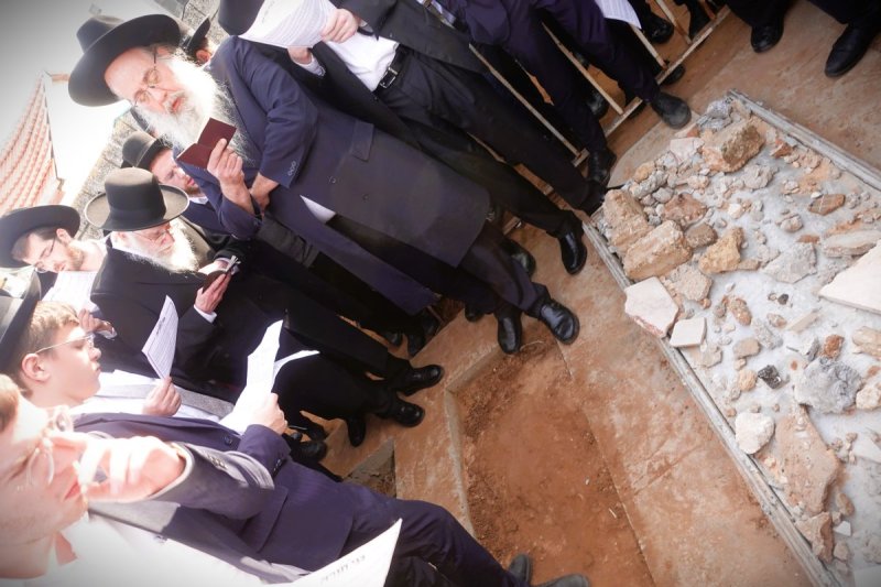 באדיבות המצלם