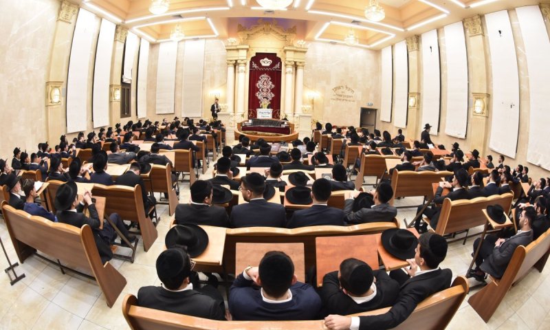 בישיבה ציינו י"א חודש לר"מ שנפטר באמצע הסדר