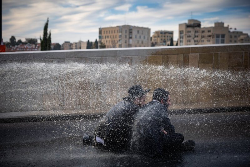 חיים גולדברג, פלאש 90