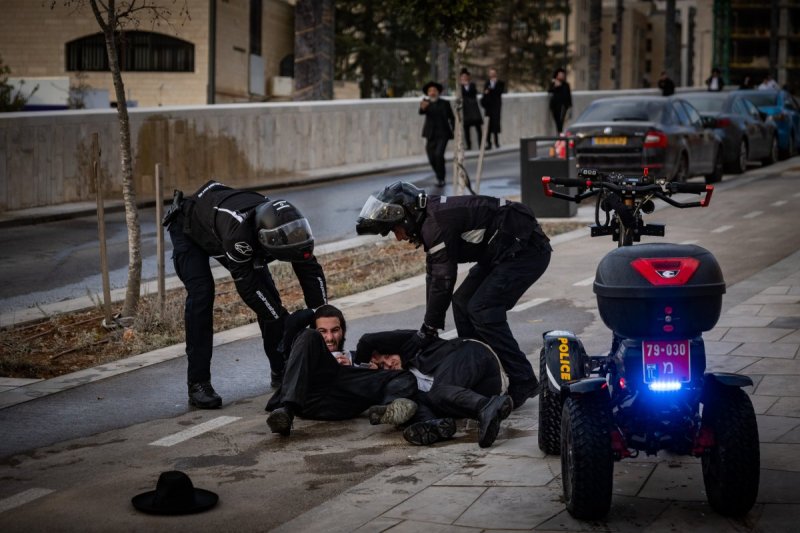 חיים גולדברג, פלאש 90