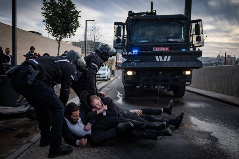 חיים גולדברג, פלאש 90