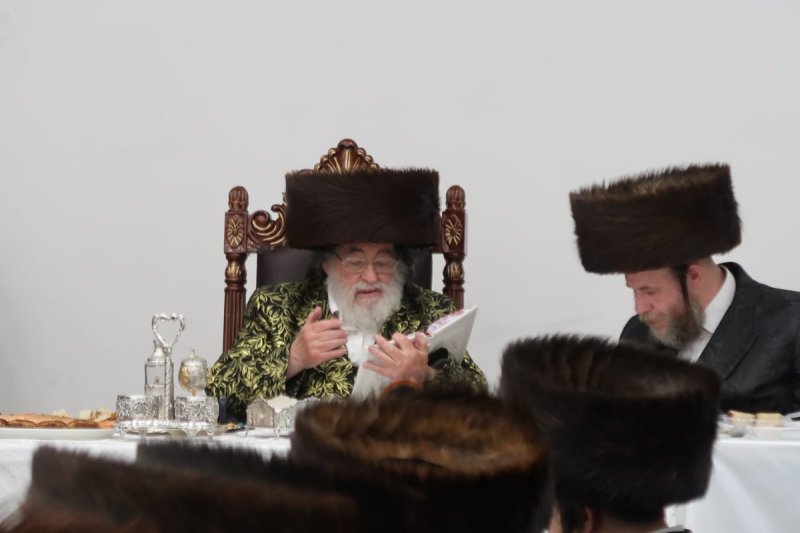 באדיבות המצלם