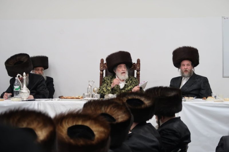 באדיבות המצלם