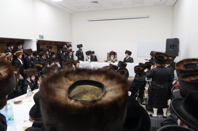 באדיבות המצלם