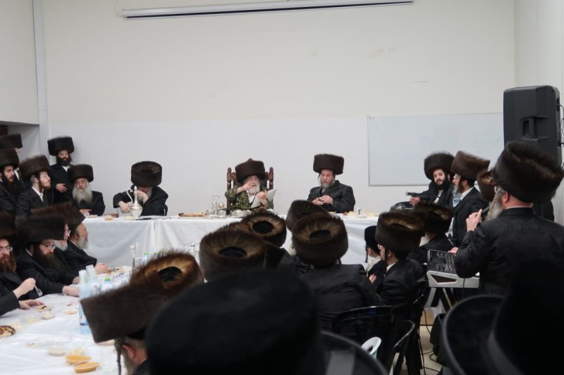 באדיבות המצלם