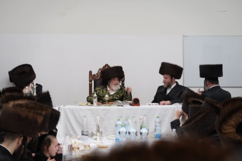 באדיבות המצלם