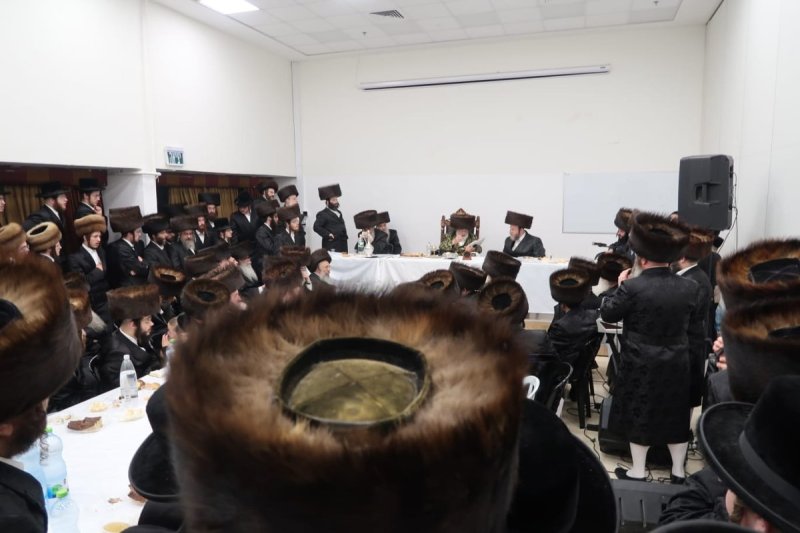באדיבות המצלם