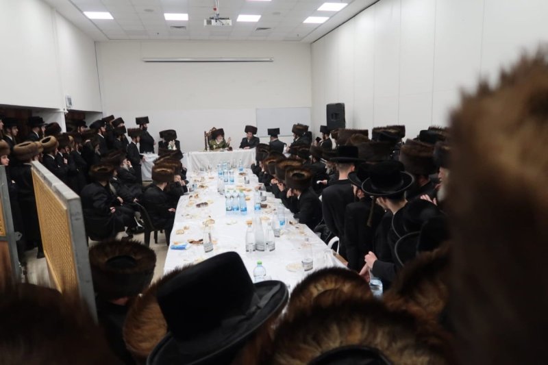 באדיבות המצלם