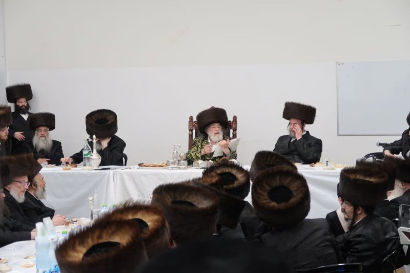 באדיבות המצלם