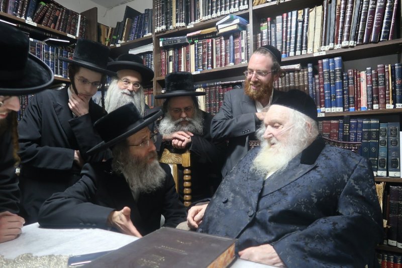 באדיבות המצלם