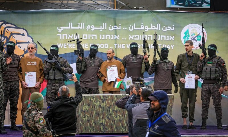 המגעים לעסקת חטופים: ההצעה של חמאס והתגובה הישראלית
