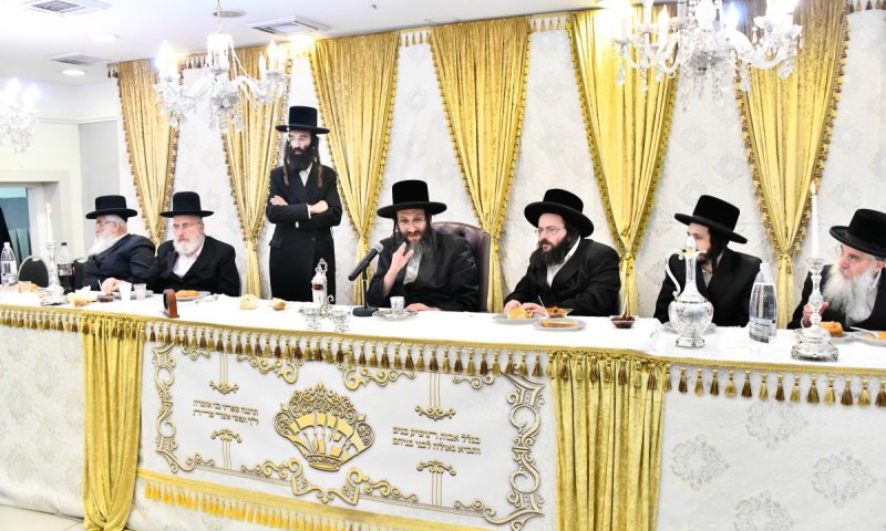 מעמד סעודת הילולא ויום ההצלה בחצר הקודש ספינקא רמ"א