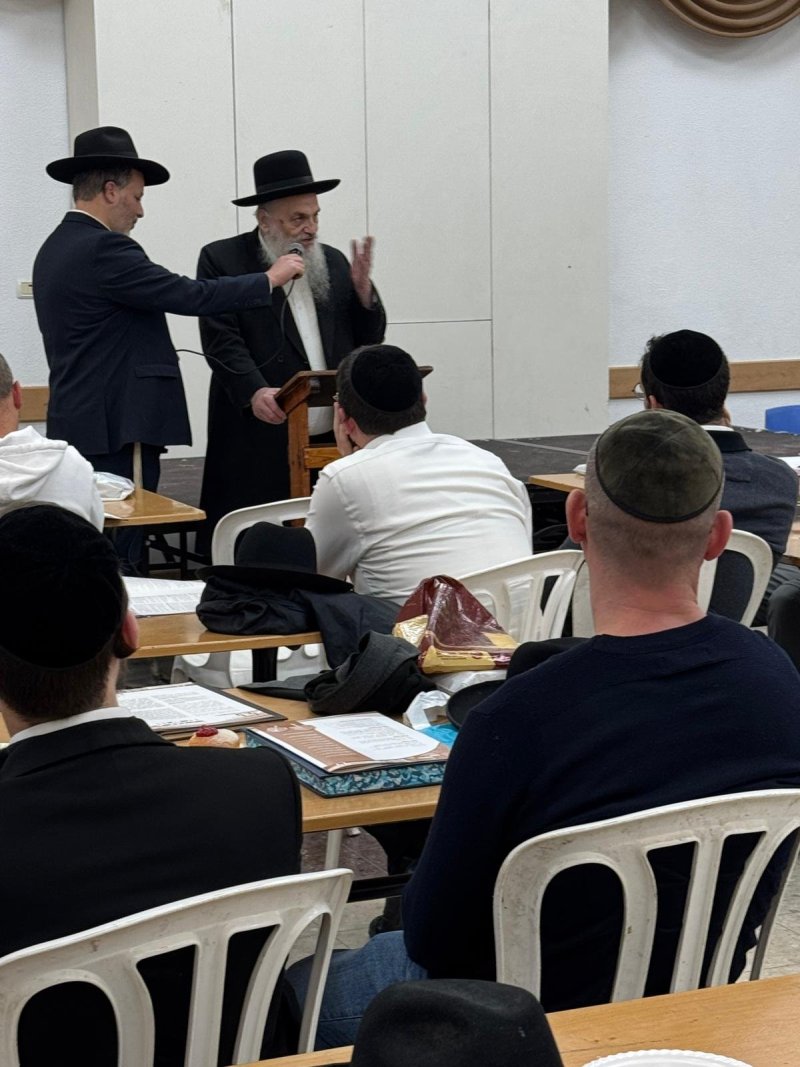 באדיבות המצלם