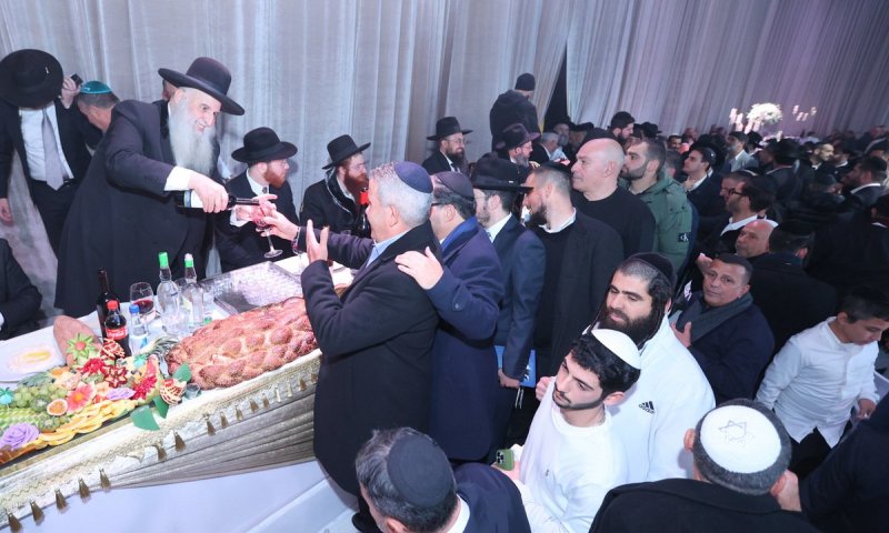 הגר"מ אבוחצירא חיתן את בן זקוניו בהשתתפות גדולי התורה