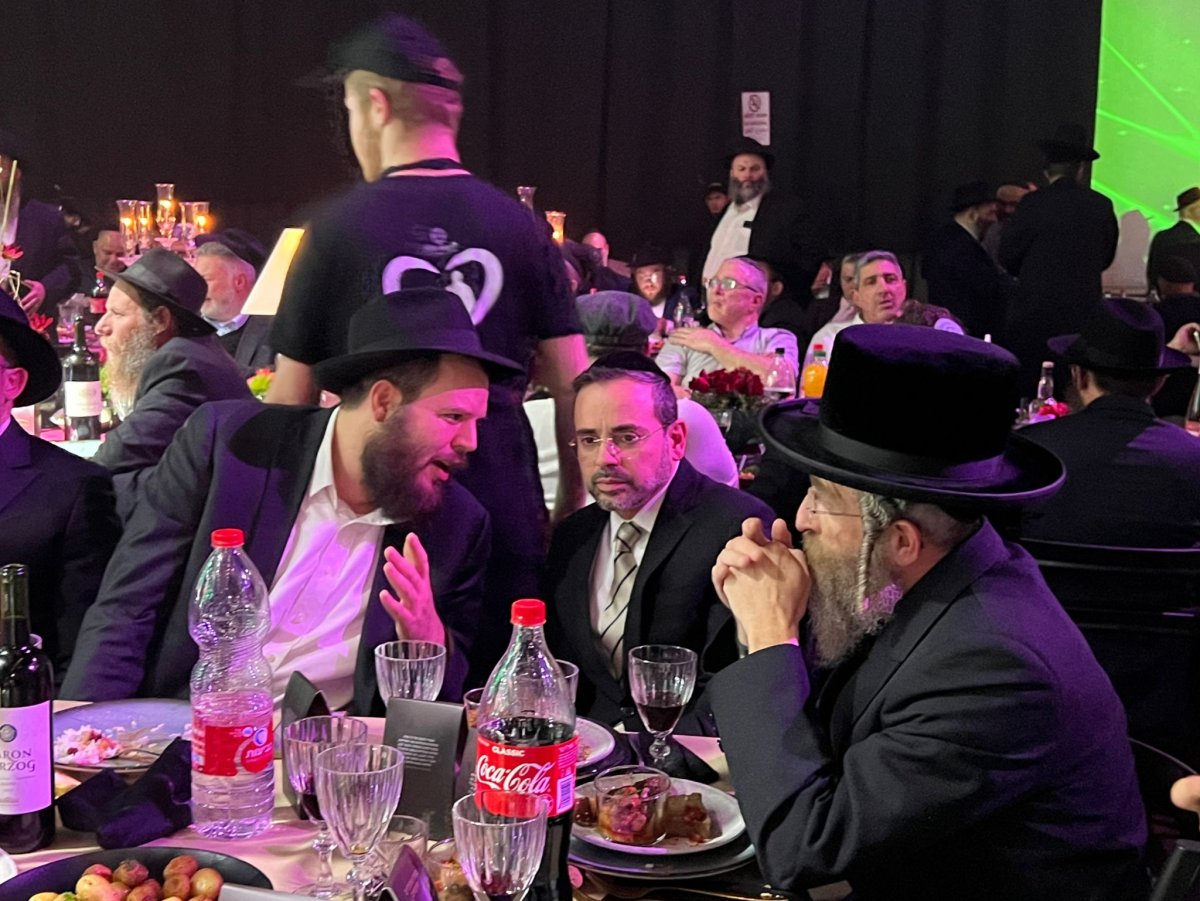 באדיבות המצלם