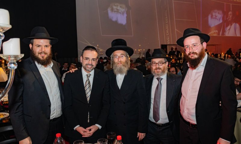 אלפים נטלו חלק בבנקט הארצי של צעירי אגודת חב"ד