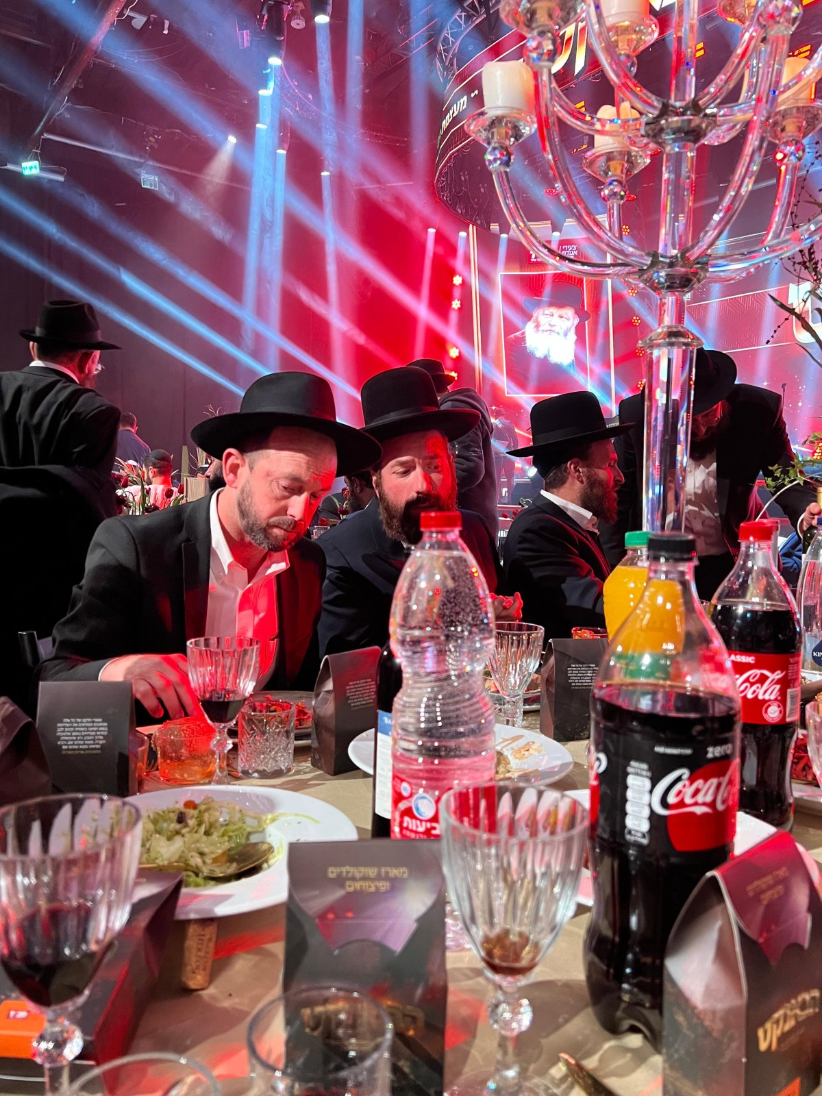 באדיבות המצלם