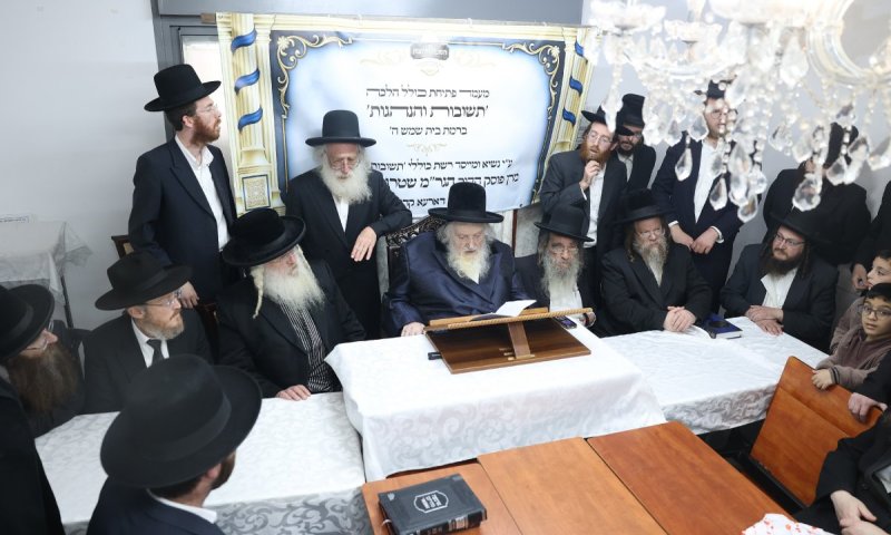 פוסק הדור הגיע לשכונת הרדיפה: "נגד הטומאה כאן בעיר"
