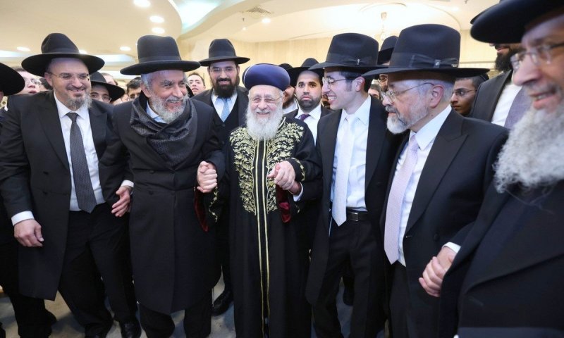 שמחה בעדה התימנית: נכדי הרבנים נישאו במזל טוב