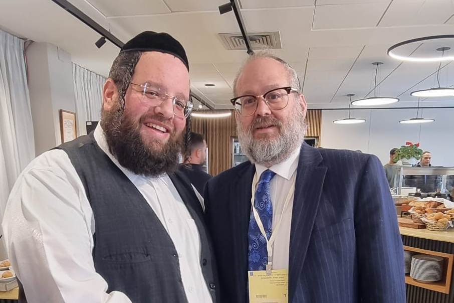 באדיבות המצלם