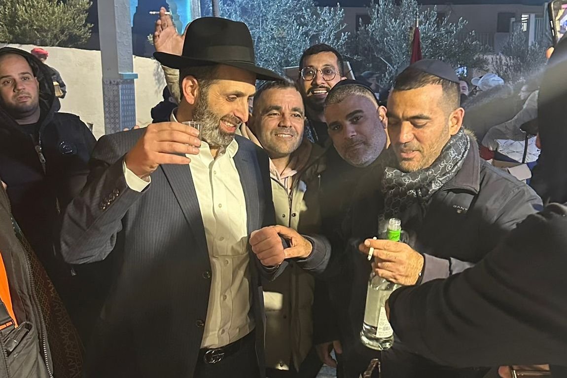 באדיבות המצלם