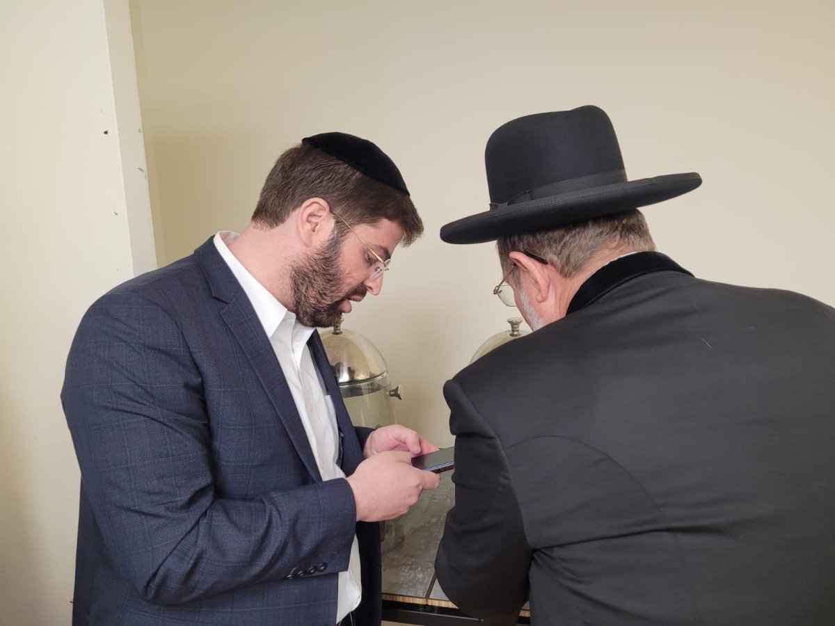 באדיבות המצלם