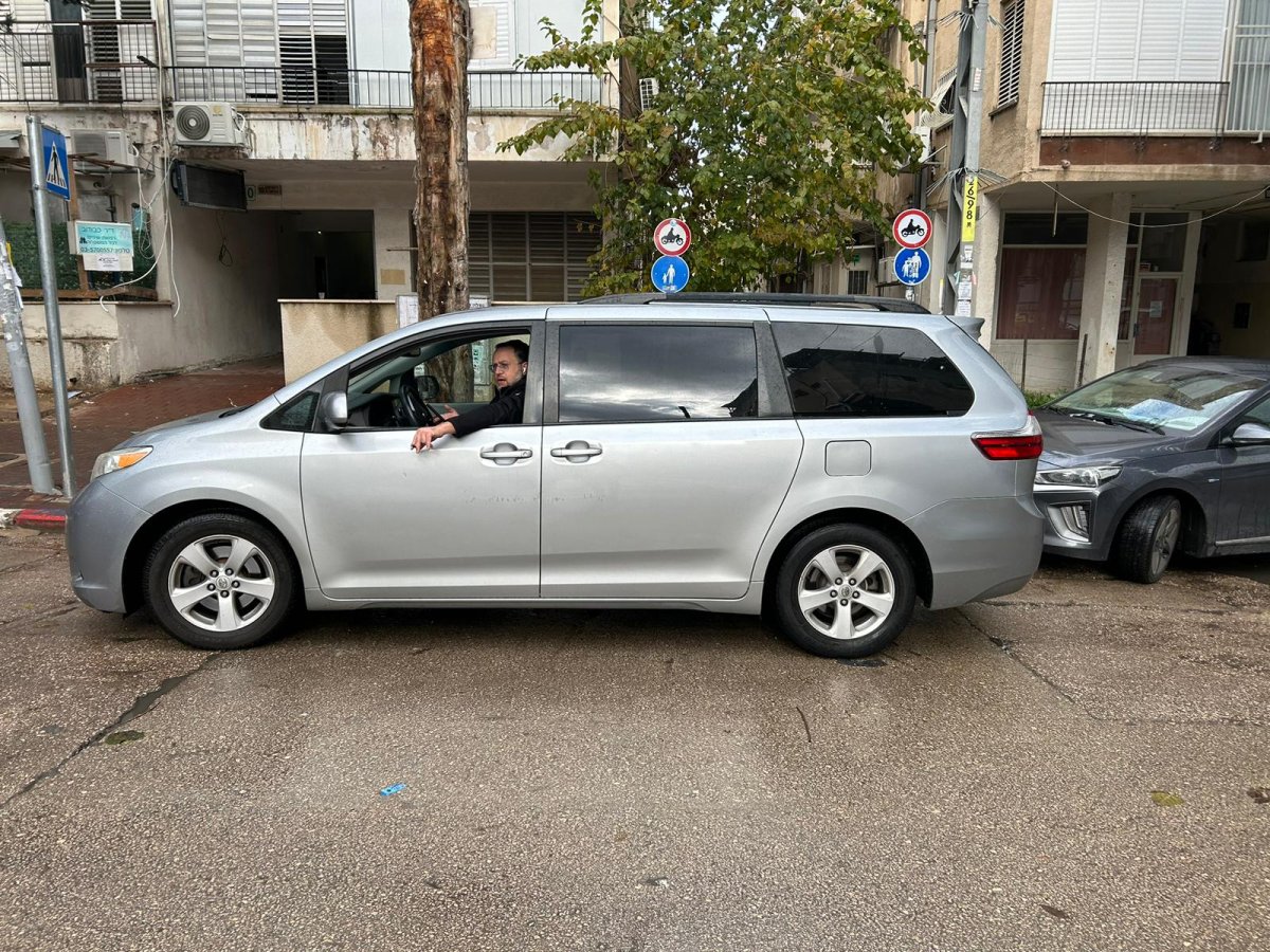 באדיבות המצלם