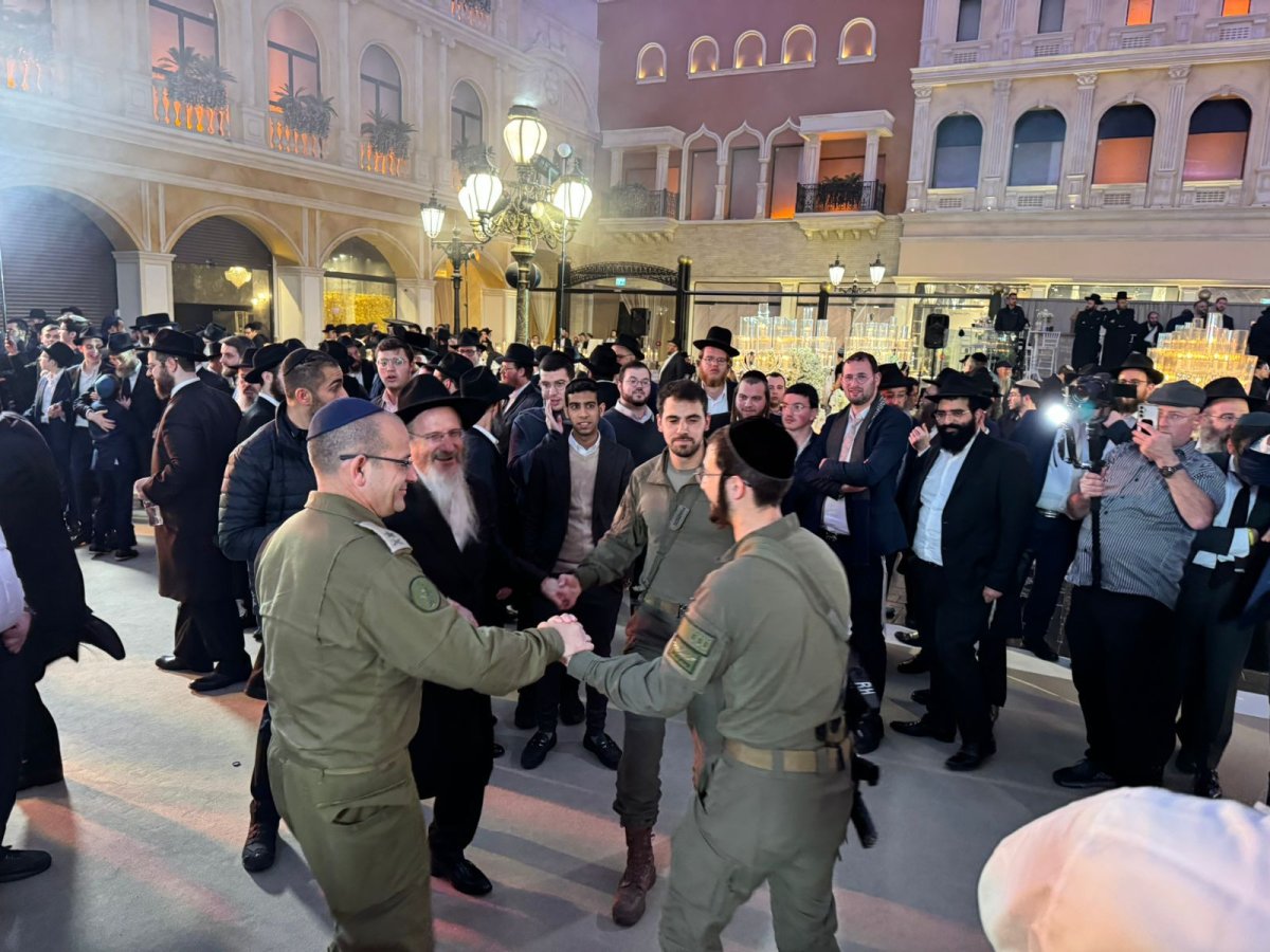 באדיבות המצלם
