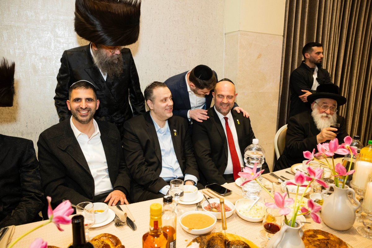 באדיבות המצלם