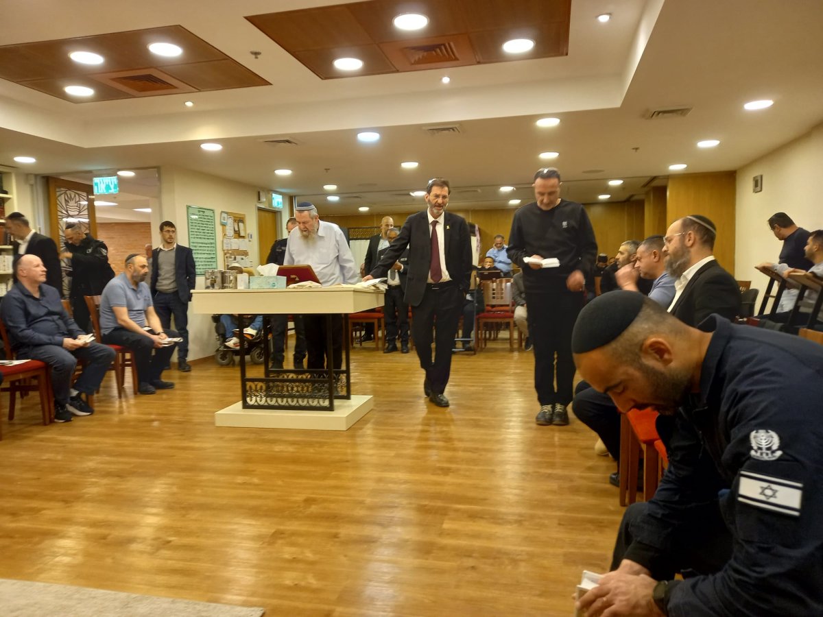 באדיבות המצלם